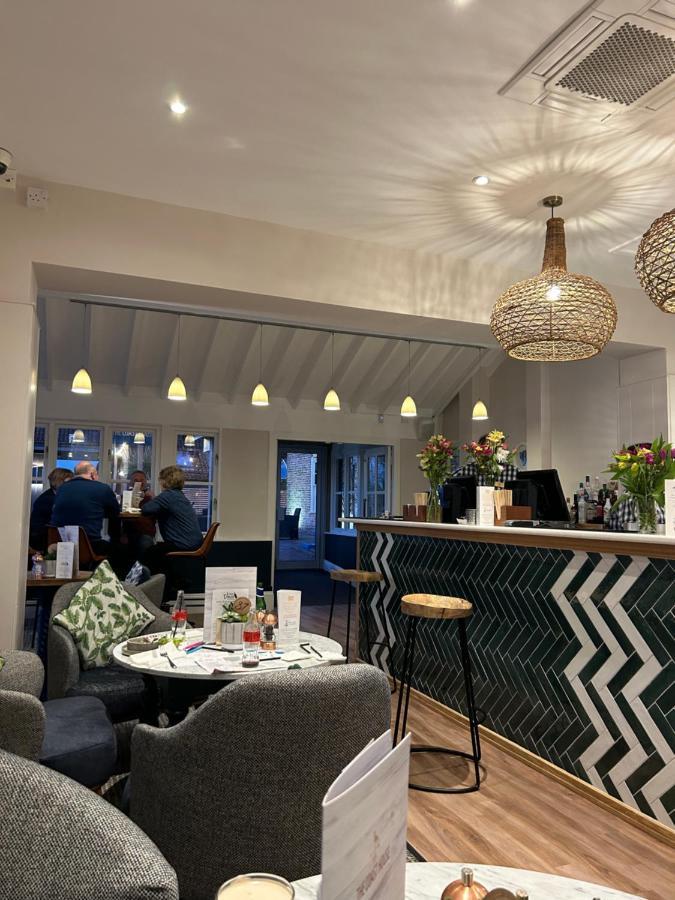Bertie-By-The-Sea At Hoburne Naish Hotel Highcliffe Exterior foto