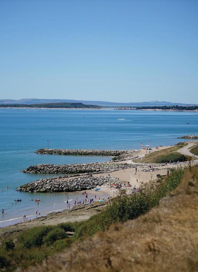 Bertie-By-The-Sea At Hoburne Naish Hotel Highcliffe Exterior foto