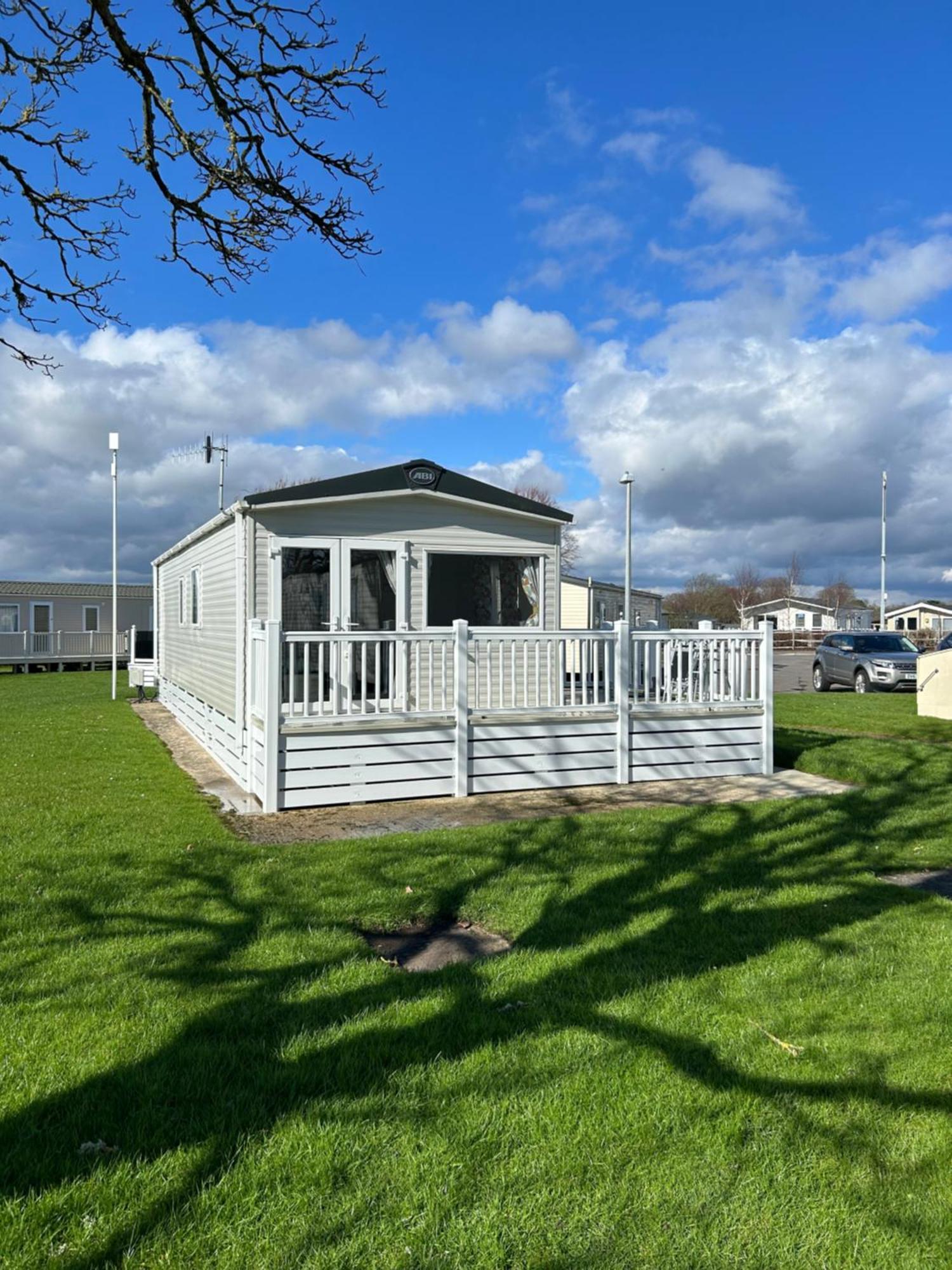 Bertie-By-The-Sea At Hoburne Naish Hotel Highcliffe Exterior foto